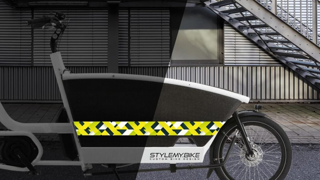 Reflective Stripes | Polygons | neonyellow, green, white